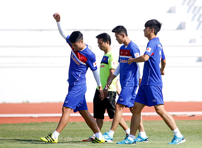 U23 Việt Nam: HLV Park Hang Seo &#34;say nắng&#34; với học trò - 1