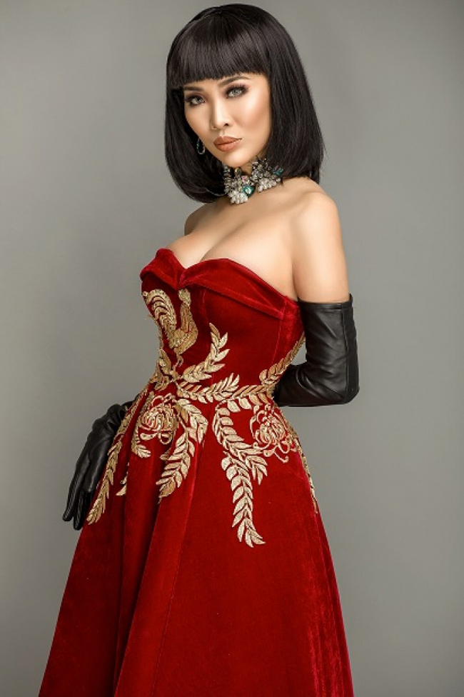 Mới đây Kiko Chan đã giành ngôi Á hậu 4 tại Miss Lumiere International World.
