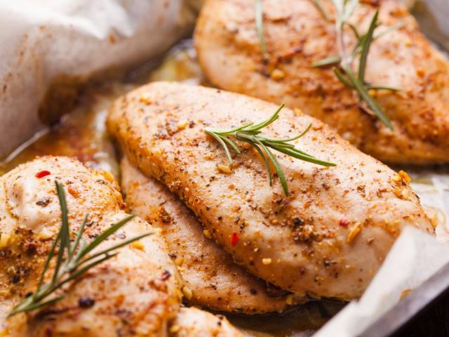 8 sai lầm tai hại khi chế biến thịt gà khiến bạn rước bệnh vào thân