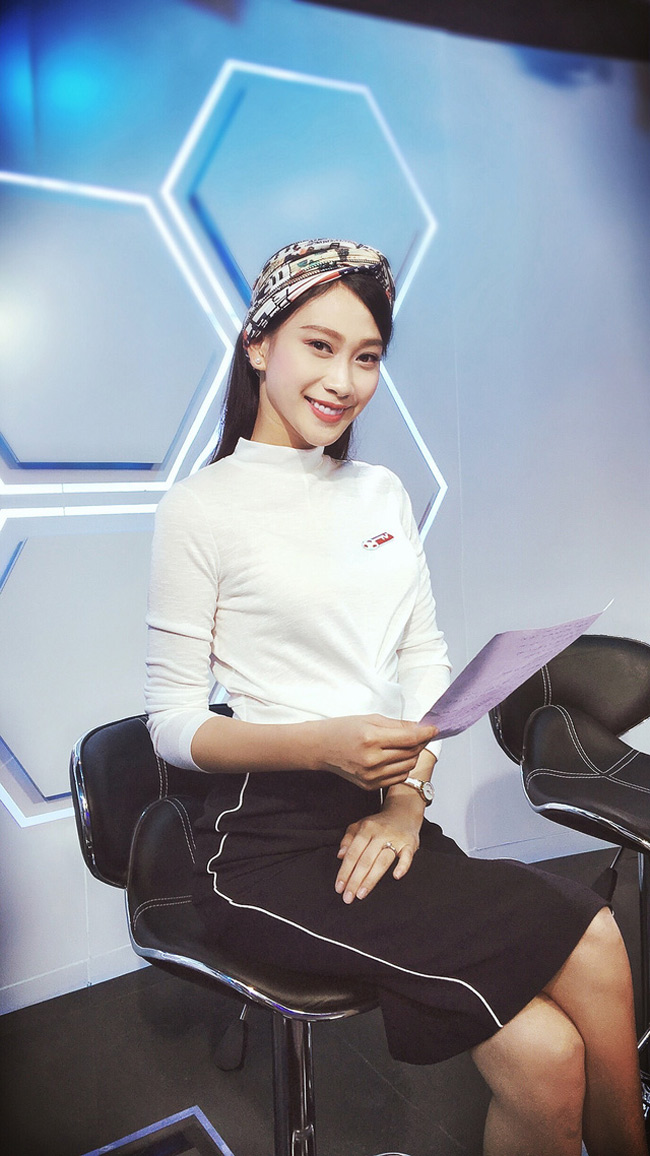 Á hậu Đại dương 2014 Vân Quỳnh là MC được nhiều khán giả yêu mến và khen ngợi của Kênh Thể thao TV - Bóng đá TV.