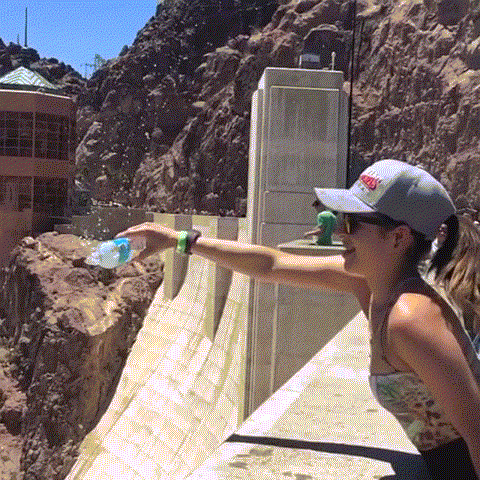 Lạ lùng những địa danh nước chảy ngược, ô tô tự leo lên dốc - 7