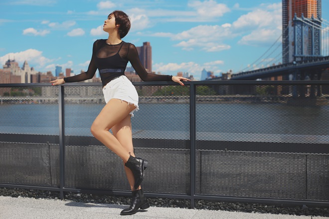 Siêu mẫu Phương Mai đẹp nhờ múa cột - 3