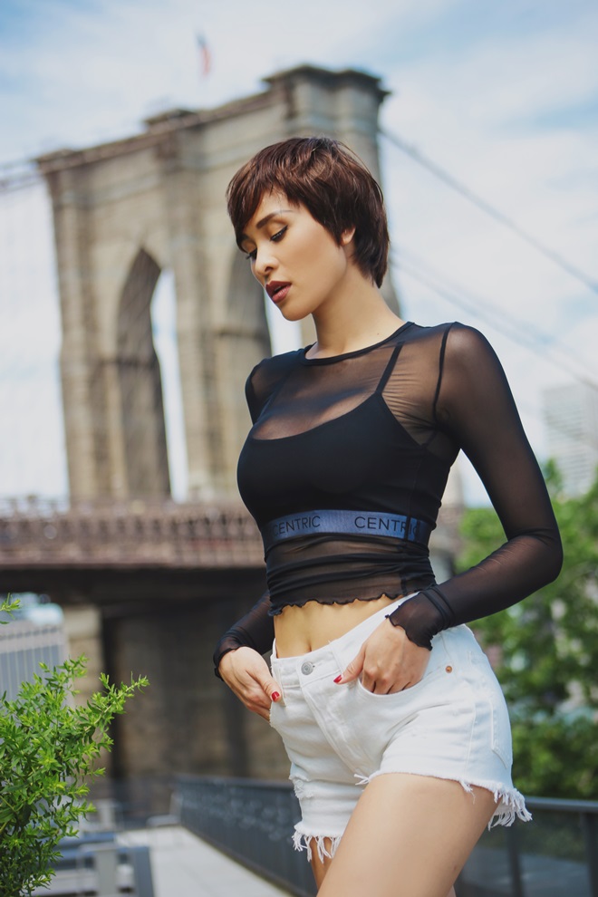 Siêu mẫu Phương Mai đẹp nhờ múa cột - 2