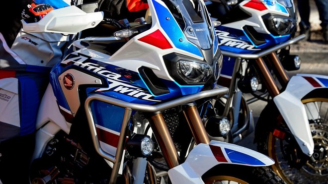 2018 Honda AT Adventure Sports: Chiến mã du xuân hoàn hảo - 3