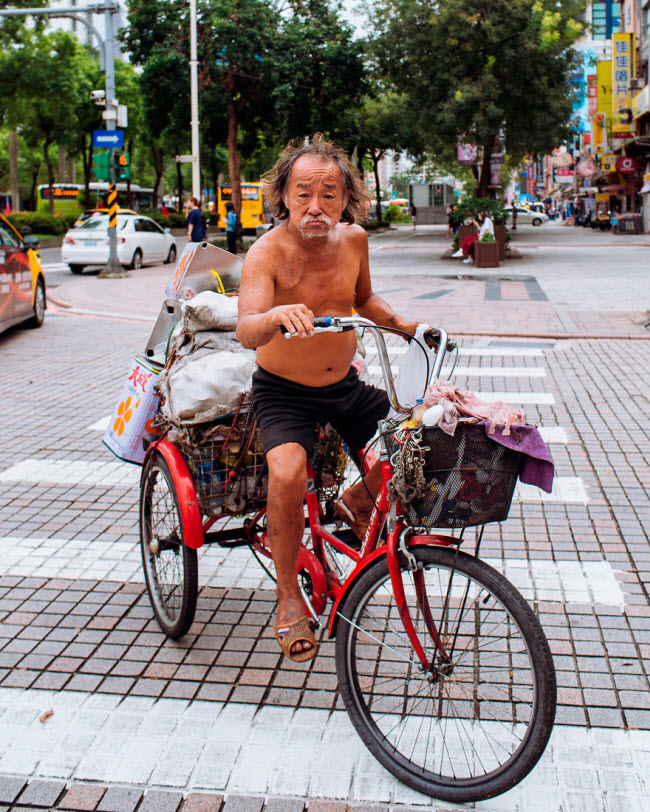 Người đạp xe ở quận Ximen, Đài Bắc.