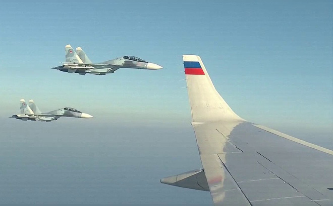 Phi công Su-30 kể chuyện sẵn sàng hứng tên lửa bảo vệ ông Putin - 1