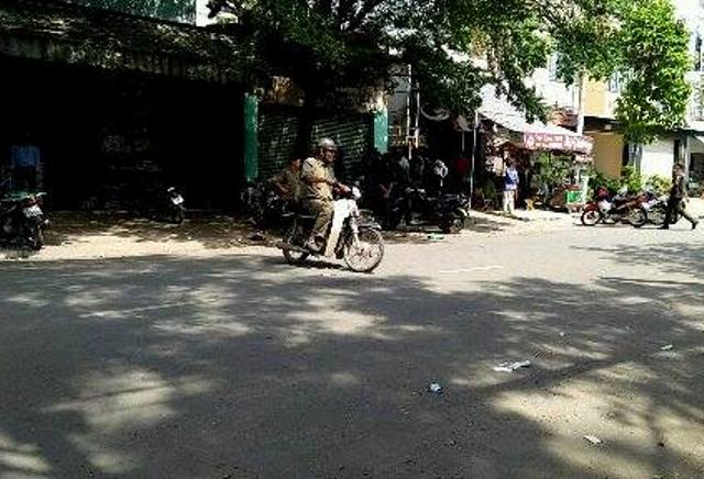 Sau nói cười vui vẻ, thanh niên chết bí ẩn trong nhà vệ sinh - 1