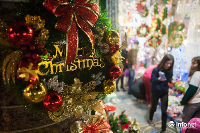 Phố Hàng Mã nhộn nhịp "vào mùa" Noel - 11