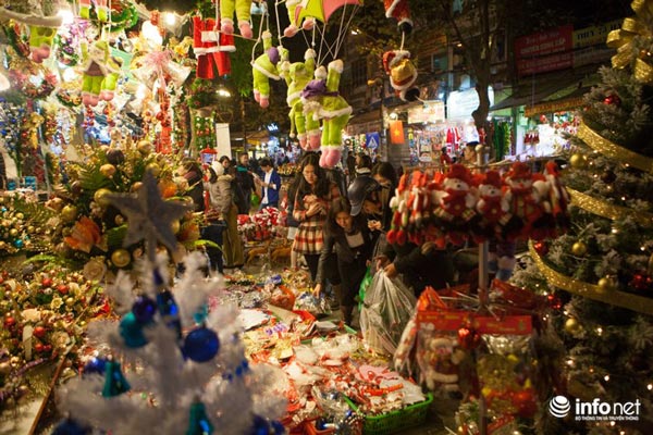 Phố Hàng Mã nhộn nhịp "vào mùa" Noel - 4