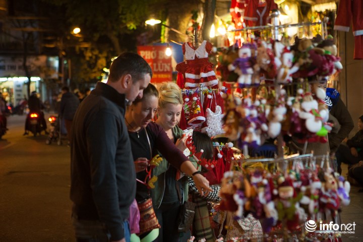 Phố Hàng Mã nhộn nhịp "vào mùa" Noel - 8