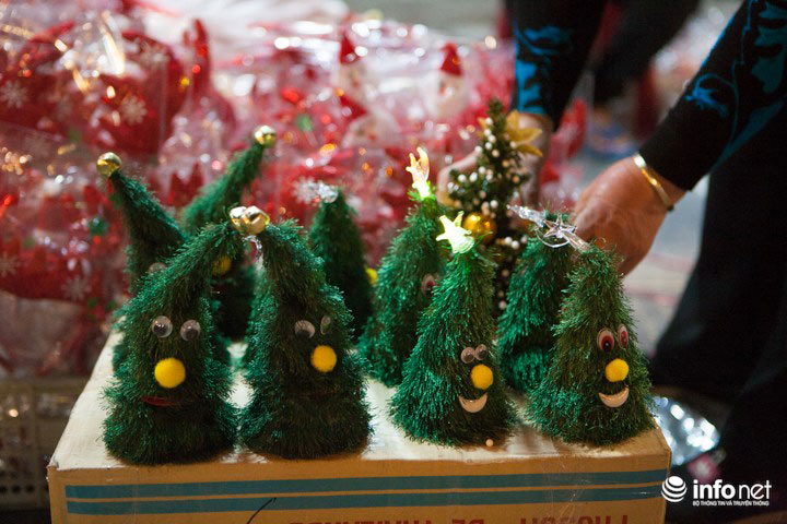 Phố Hàng Mã nhộn nhịp "vào mùa" Noel - 9