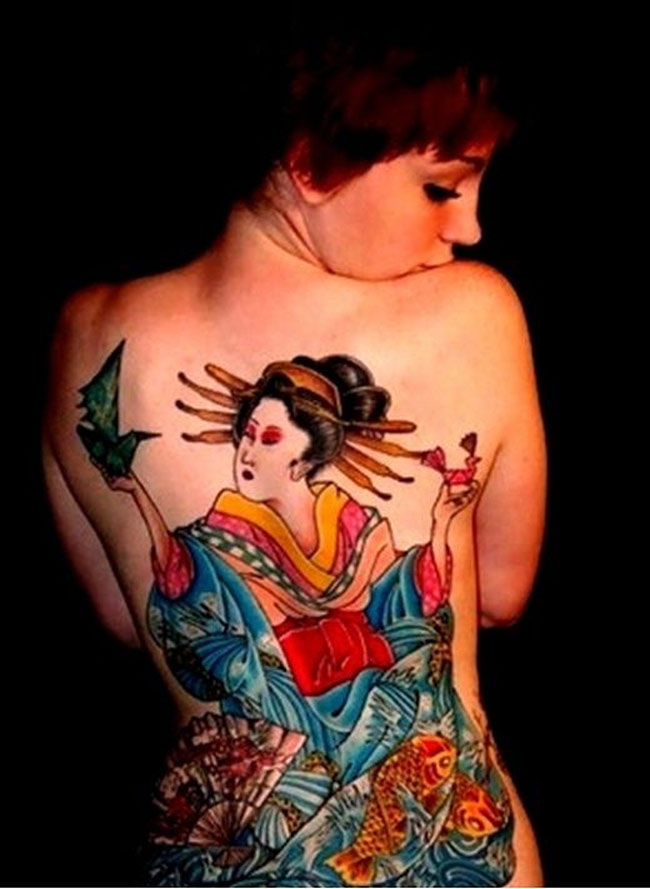 Hình xăm geisha biểu diễn tượng trưng cho kỹ nghệ và khéo léo.
