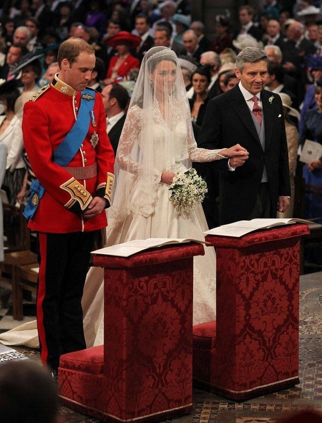 Choáng với độ xa hoa của đám cưới Hoàng gia trên thế giới - 1