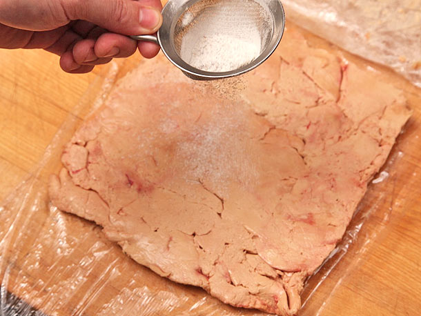 Cách làm gan ngỗng béo mềm ngon, thơm ngậy cho bữa tiệc Noel - 4