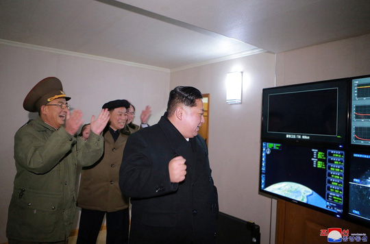 Triều Tiên thử nghiệm nạp virus bệnh than vào tên lửa? - 1
