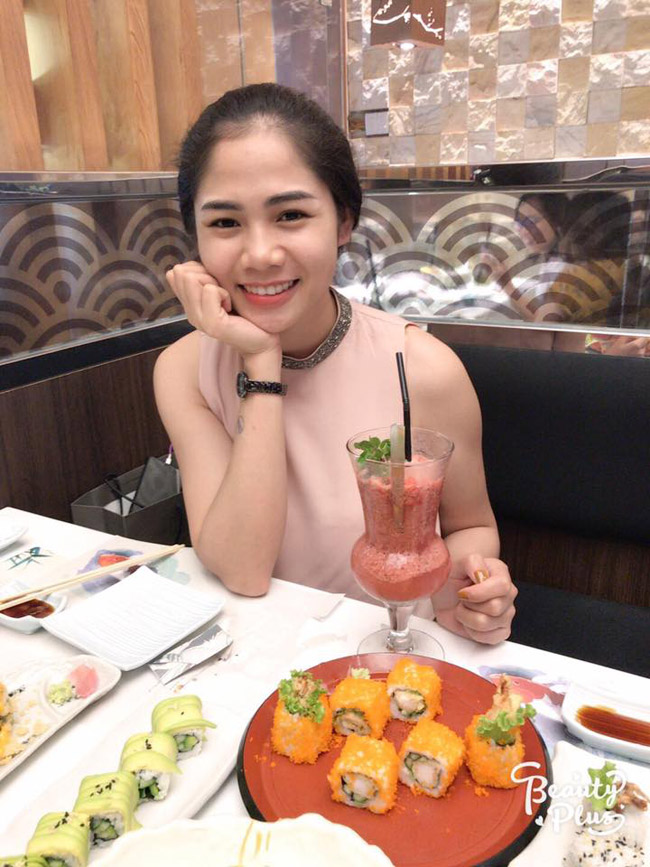 Cặp đôi đã có 4 năm hẹn hò trước khi "về chung một nhà". 