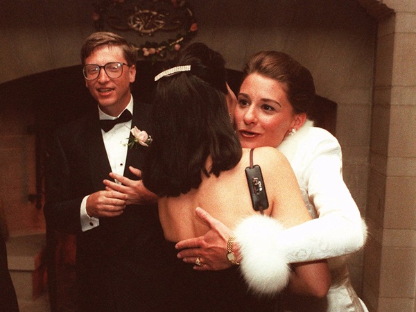 Điều ít biết về đám cưới của Bill Gates, Warren Buffett - 1
