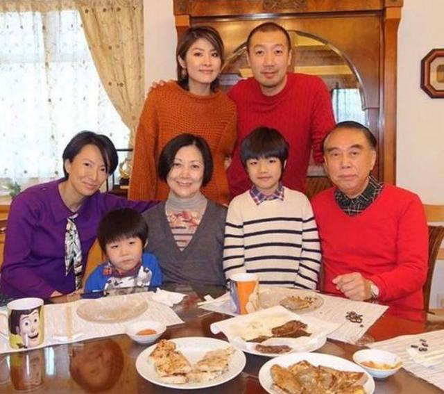 Diva xuất thân danh giá nhất Hong Kong - 1