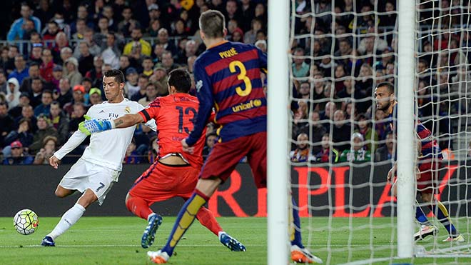 Real - Barca: Ronaldo & nỗi oan Siêu kinh điển, không kém cạnh Messi - 2