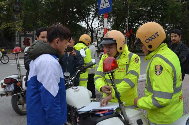 Giật mình trước con số thương vong vì hành vi đi bộ sai luật - 2