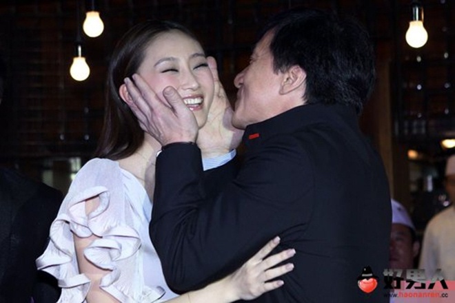 Sức hấp dẫn của mỹ nữ dính tin đồn "nhạy cảm" với cha con Thành Long - 11