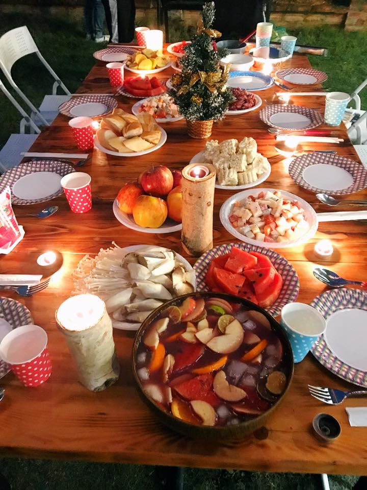 “Phát hờn” với bữa tiệc Noel siêu chất của bà mẹ hai con xinh đẹp - 6