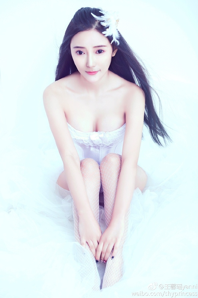 Dàn mỹ nữ sexy cũng không cứu được phim của ông trùm phim 18+ - 8