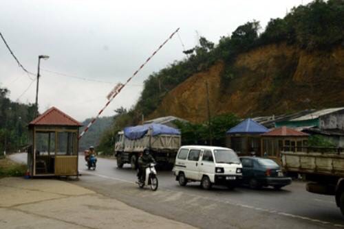 Cán bộ Cục thuế Lạng Sơn bị xe nghi chở hàng lậu đâm tử vong - 1