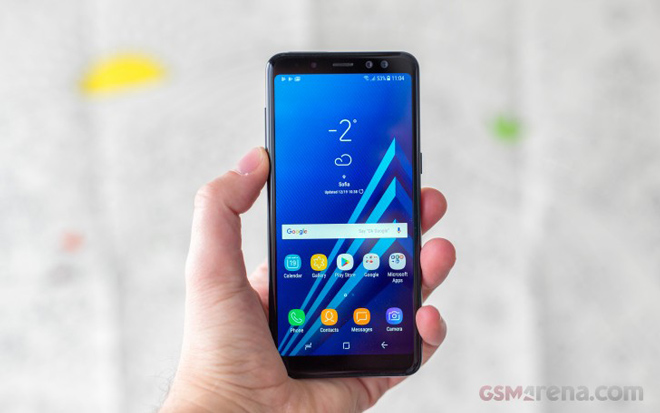 Trên tay Galaxy A8 &#40;2018&#41;: Phiên bản cỡ nhỏ của Galaxy S8, giá tầm trung - 4