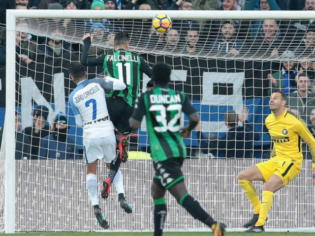 Sassuolo - Inter: Siêu sao hỏng 11m, căng thẳng tột cùng