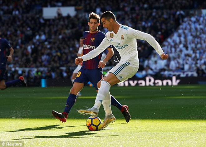 Real đại bại Siêu kinh điển: Ronaldo bị mắng ích kỷ, Isco bật HLV Zidane - 1