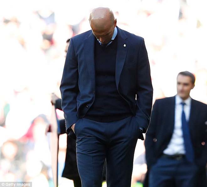 Zidane “hết phép” ở Real: Ngoại hạng Anh chào đón, đến MU thay Mourinho? - 1