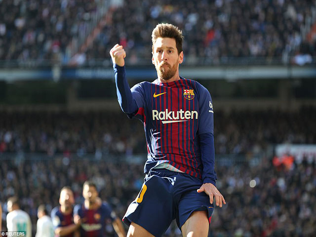 Messi đi tất hạ Real: Từ chân không giày đến... Giày vàng, Bóng vàng