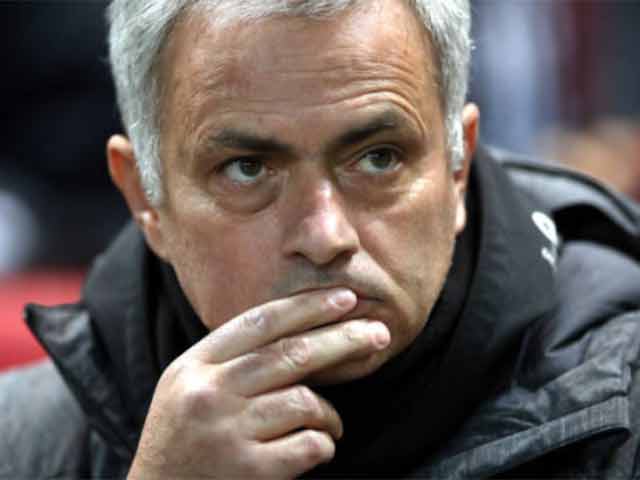 MU thất thế Man City: Mourinho ”té” sang PSG để tránh Pep?