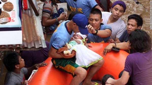 Bão lớn sắp ập vào VN từng khiến 200 người chết ở Philippines - 1
