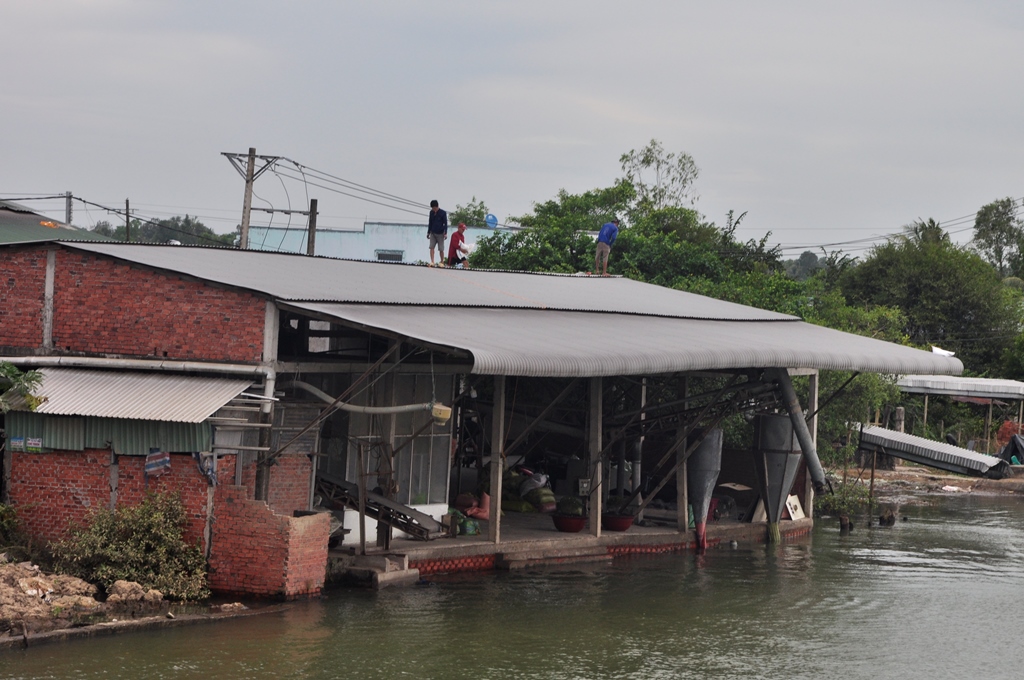 Lo thảm họa bão Linda, người Cà Mau mong bão Tembin tan ngoài biển - 8