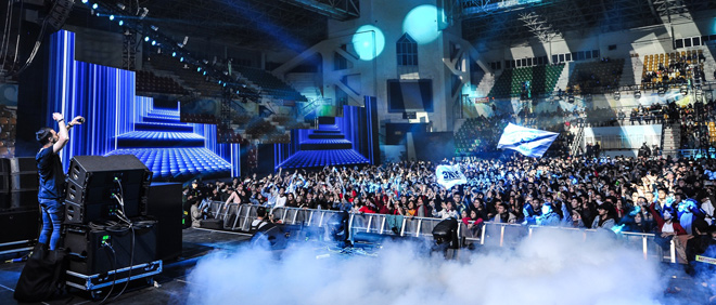 Bùng nổ đêm nhạc quốc tế tại Việt Nam &#34;The Arena First Christmas&#34; - 1