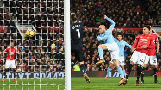 MU thua knock-out Man City sau nửa mùa: Khác biệt ở cách vung tiền - 3