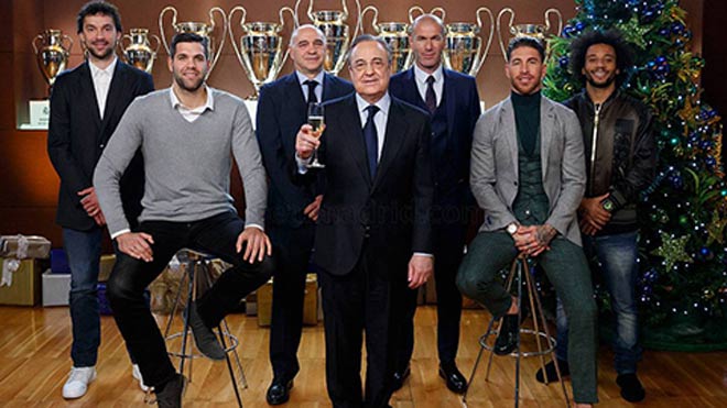 Ronaldo cười gượng đón Giáng sinh, Messi mở hội cùng gia đình - 2