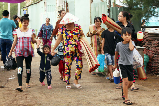 Bão Trâu Mộng thành &#34;nghé con&#34;, người SG cười tươi trở về nhà - 9