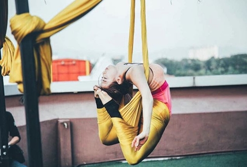 Điêu đứng vì những cô giáo yoga xinh đẹp và “dẻo như bún” - 14