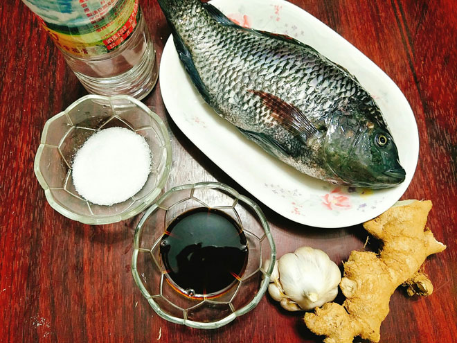 Cá rô phi sốt nước tương đơn giản mà thơm ngon đến nao lòng - 2