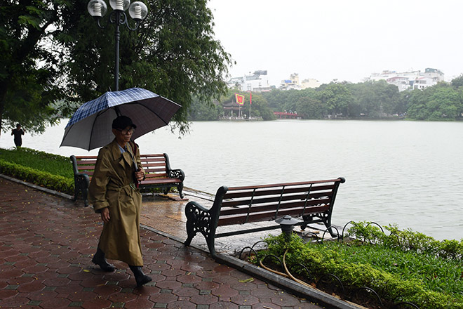 Ngày mai &#40;27/12&#41;, Hà Nội chuyển mưa rét, nhiệt độ thấp nhất 13 độ C - 1