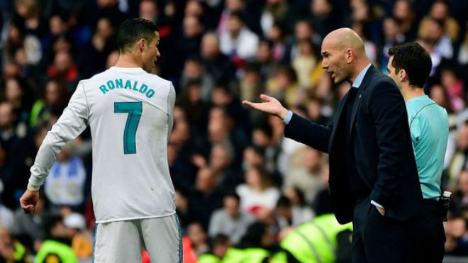 Real: Perez &#34;bảo kê&#34;, Zidane vẫn sẽ ra đi vì... Ronaldo - 2