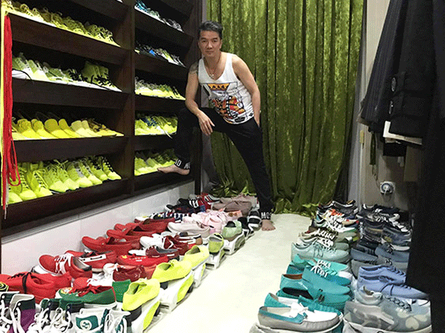 Đàm Vĩnh Hưng hé lộ 19 khu chứa quần áo, gần 1.000 đôi giày tại biệt thự 3 triệu đô