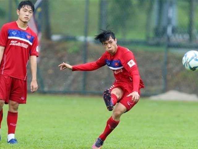 U23 Việt Nam: Mưa rét, HLV Park Hang Seo lôi Công Phượng ra tập