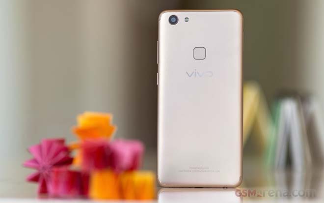 Đánh giá chi tiết Vivo V7 - giá rẻ, camera 24Mp selfie "ngon" - 2