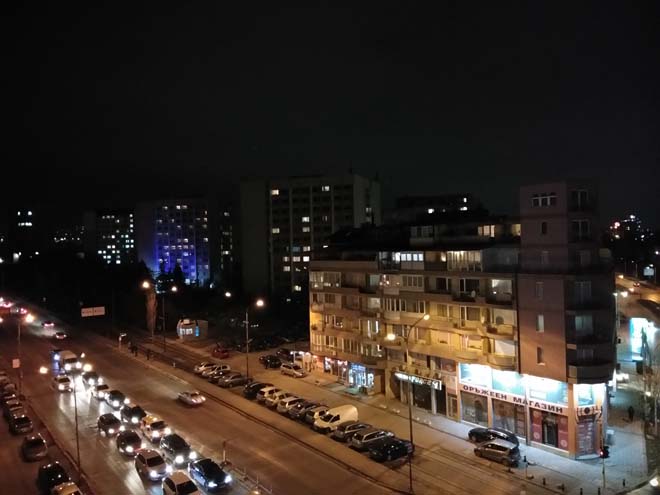 Đánh giá chi tiết Vivo V7 - giá rẻ, camera 24Mp selfie "ngon" - 12