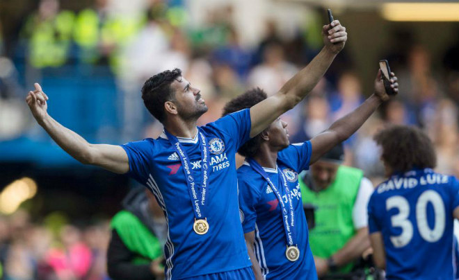 Những khoảnh khắc thể thao ấn tượng 2017: "Bọ cạp" Giroud đấu huyền thoại Federer - 8