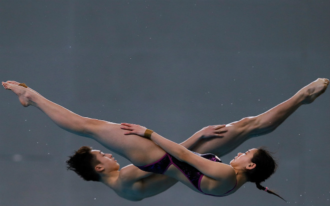 Những khoảnh khắc thể thao ấn tượng 2017: "Bọ cạp" Giroud đấu huyền thoại Federer - 4